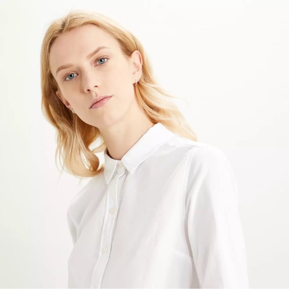 Levi’s The Classic Shirt Women’s - Picture 2 of 9